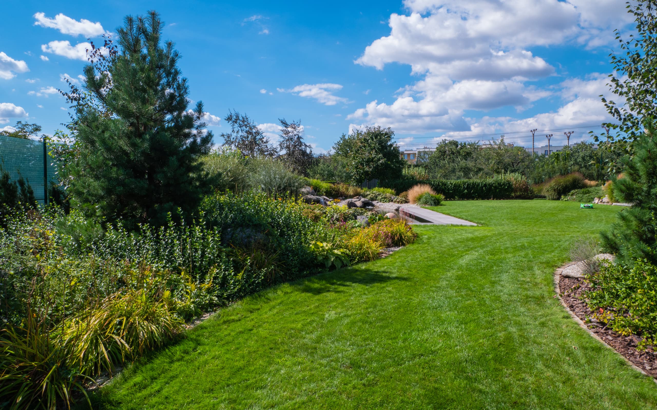Přirozeně zelený trávník bez chemie